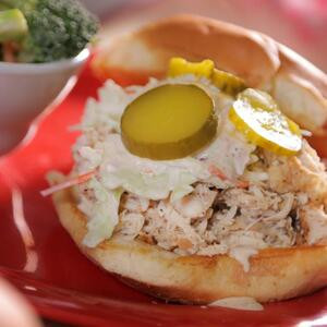 Sandwich De Pollo Al Ajo