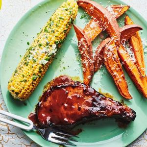 Chuletas De Cerdo A La Parrilla