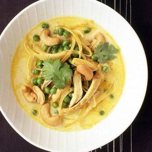 Pollo Al Curry De Almuerzo