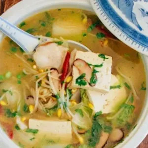 Fruits De Mer Avec Soupe De Tofu