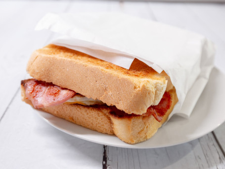 Sándwich De Huevo Y Tocino