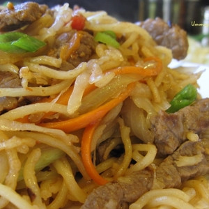 L2. Especial De Almuerzo Chow Mein De Res
