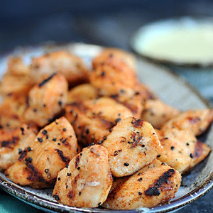 Nuggets De Poulet Grillés Avec Sauce Mayo