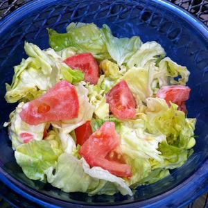 Ensalada De Lechuga Y Tomate
