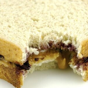 Sándwich De Pan Mantequilla Mermelada