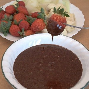 Toblerone Zartbitterschokolade Mit Honig-Mandel-Nougat 100G