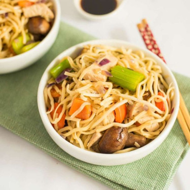 Pollo Chow Mein Fun