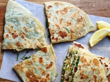 Gözleme De Espinacas