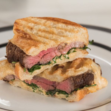 Sándwich De Solomillo De Res