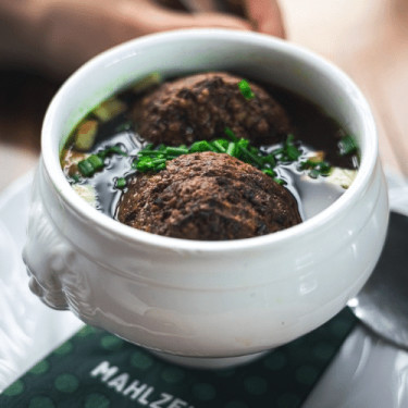 Leberknödelsuppe