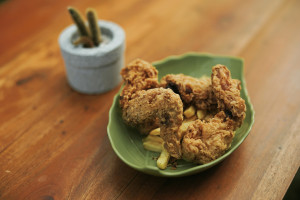 Nuggets De Pollo Para Niños Y Patatas Fritas