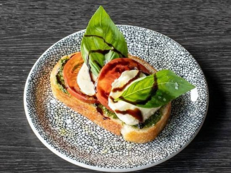 Bruschetta Caprese