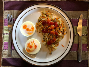 Pollo A La Parrilla Y Huevos