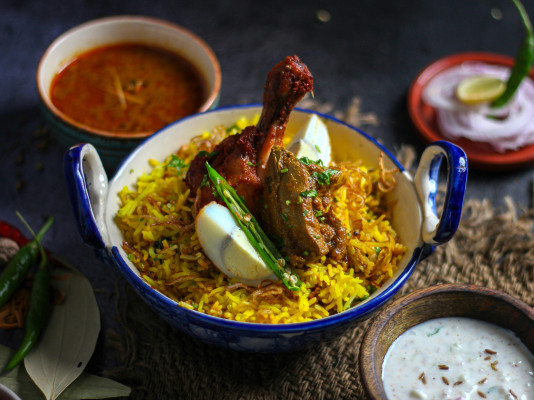 Pollo Hyderabadi Dum Biryani