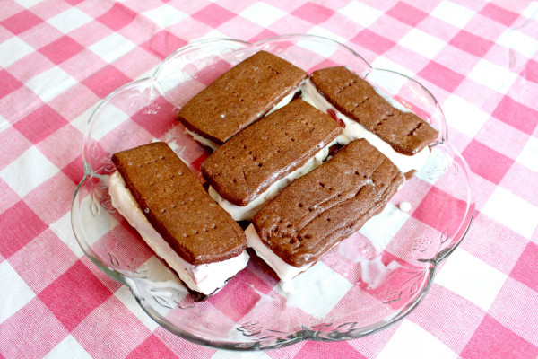 Connoisseur Laneway Sweets Glace Biscuit Aux Pépites De Chocolat Cuite 1L