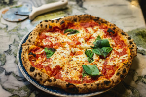 Pizza Margherita (Mediana)