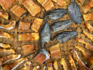 Hausgemachte Geräucherte Schellfisch-Meerrettich-Fischkuchen^
