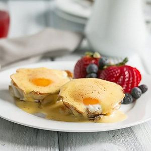 ¡Nuevo! Huevos Benedictinos Picantes Con Poblano