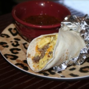 Repas De Burritos Avec 2 Saucisses Pour Petit-Déjeuner