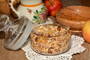 Avena Cortada En Acero Con Fresas Y Nueces