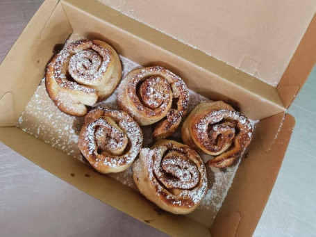 Petits Pains À La Cannelle