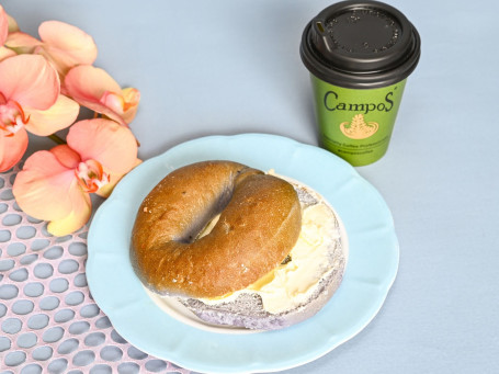 Bagel Con Queso Crema