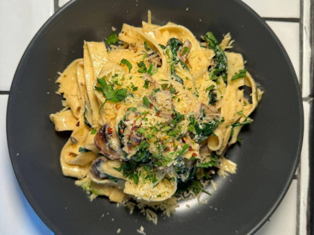 Fetuccini De Pollo Alfredo