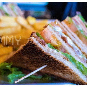 Bacon Doublement Fumé, Sandwich Aux Œufs Et Au Cheddar