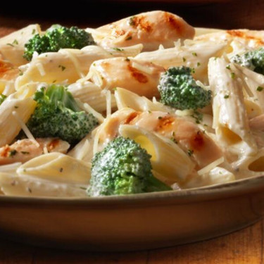 Pollo Brócoli Alfredo