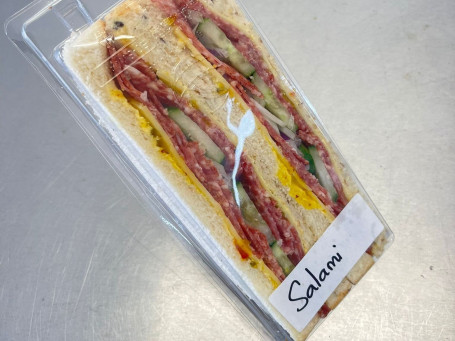 Sanduíche De Salame