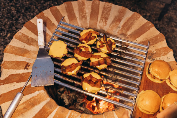 Pequeña Hamburguesa Con Queso Y Tocino