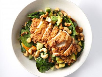 Ensalada Sureña De Pollo Frito