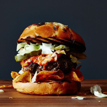 Hamburguesa Apilada Con Humo