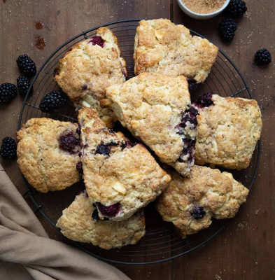 Scone Aux Mûres Et Au Chocolat Blanc
