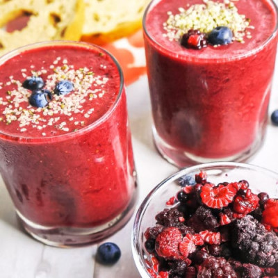 Smoothie Aux Baies Et À La Grenade