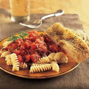 Rotini Avec Marinara Ou Sauce À La Viande