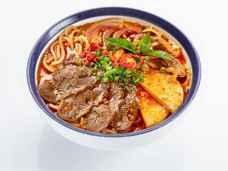 Zuppa Di Spaghetti Di Manzo Piccante