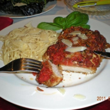 Kalbfleisch-Parmigiana-Abendessen