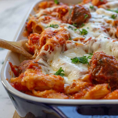 Ziti Al Horno Con Albóndigas