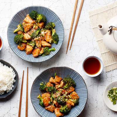 Poulet Cuit À La Vapeur Avec Brocoli