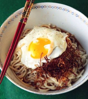 Stekta Nudlar Med Kyckling