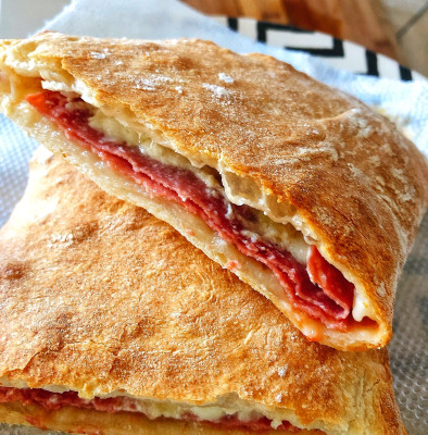 Calzone Salami