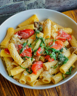 Rigatoni Con Espinacas