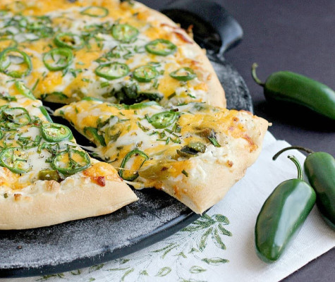 Pizza Aux Jalapeños