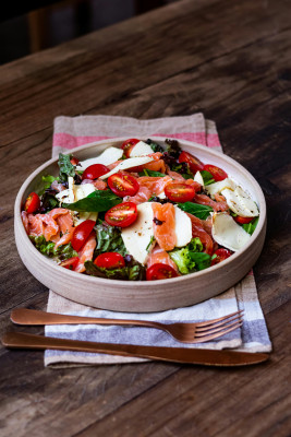 Ensalada De Tomate Con Mozzarella Fresca