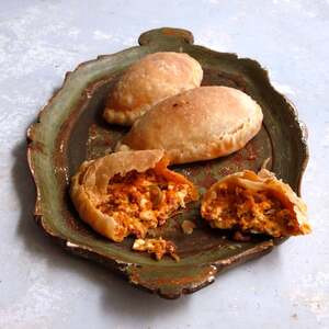 Empanada De Jamón Y Queso