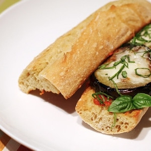 Rollo De Berenjena Parmigiana