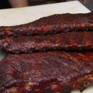 Cena De Costillas A La Bbq