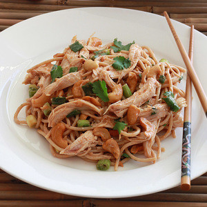 Ensalada De Pollo Con Anacardos