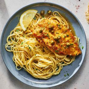 Pollo Con Salsa De Ajo Combo